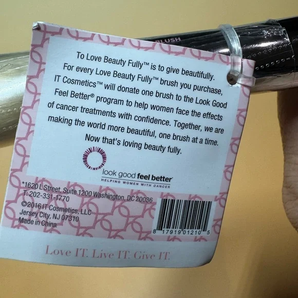 It Cosmetics Silver Cheek #227 Makeup Brush for Precision Application NWT - Picture 4 of 6